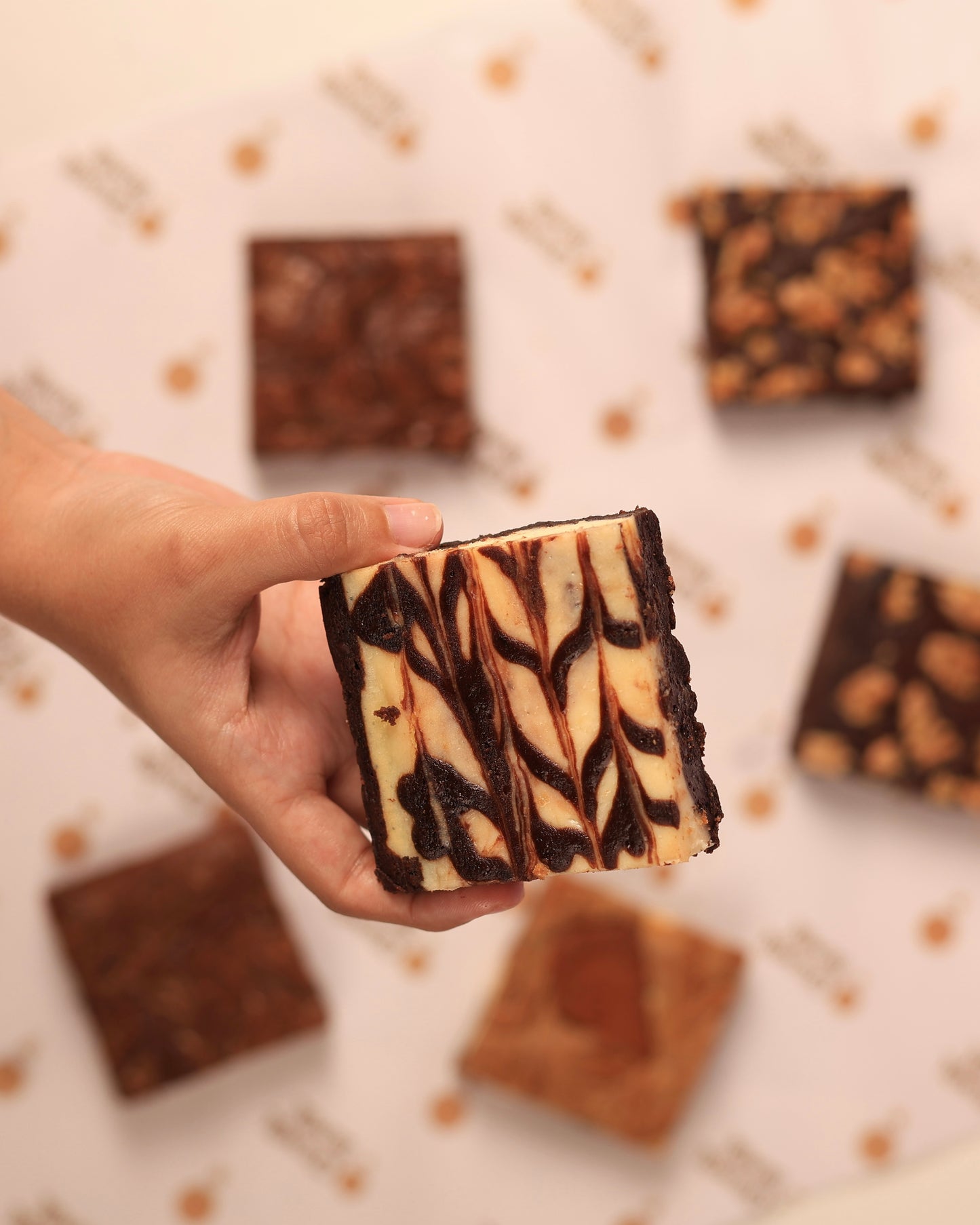 CHEESECAKE SWIRL BROWNIE