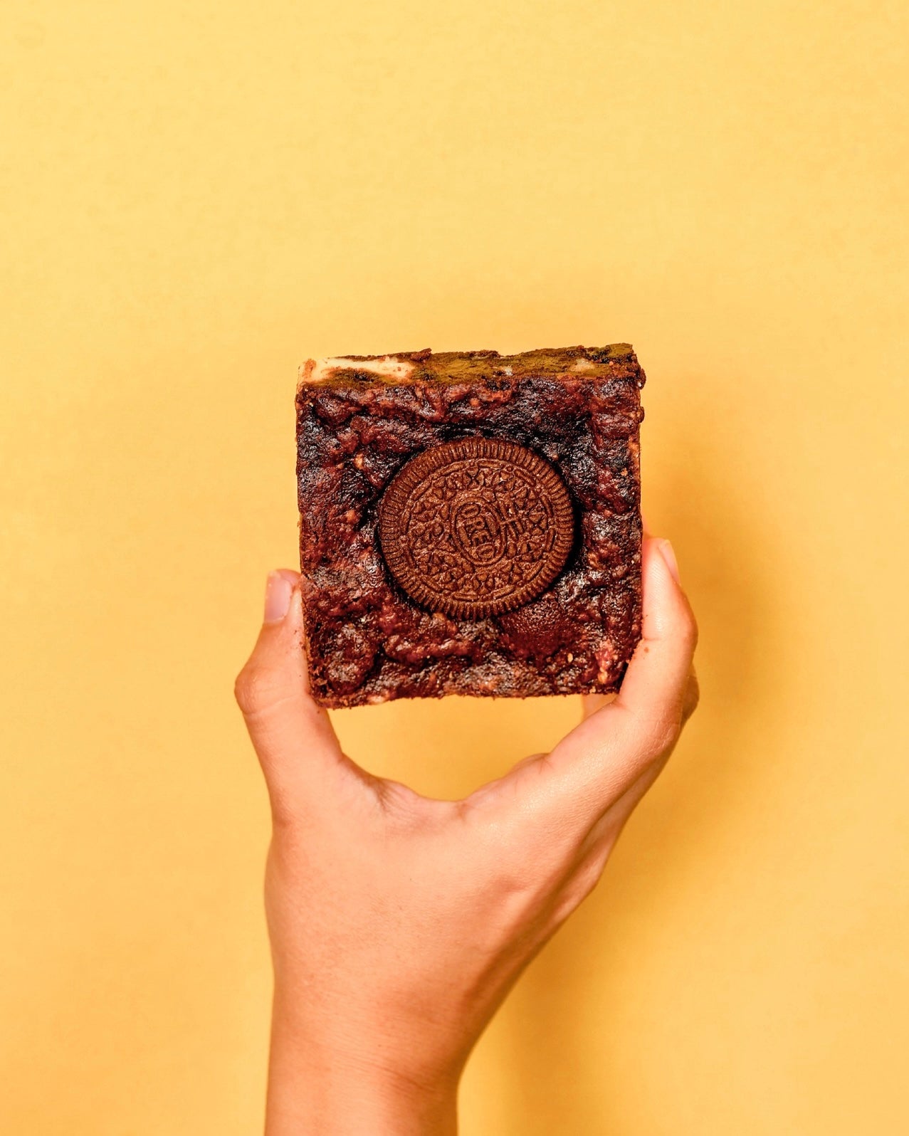 COOKIES & CREAM BROWNIE